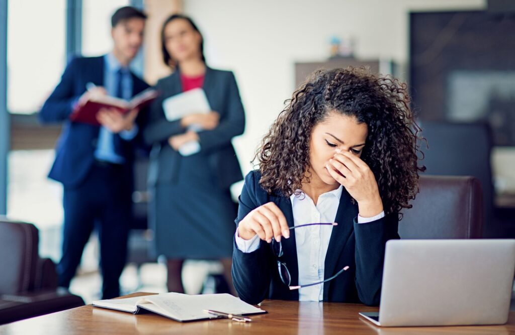 burnout-businesswoman-under-pressure-in-the-office-934420224-5c4f1ccdc9e77c0001f3234c